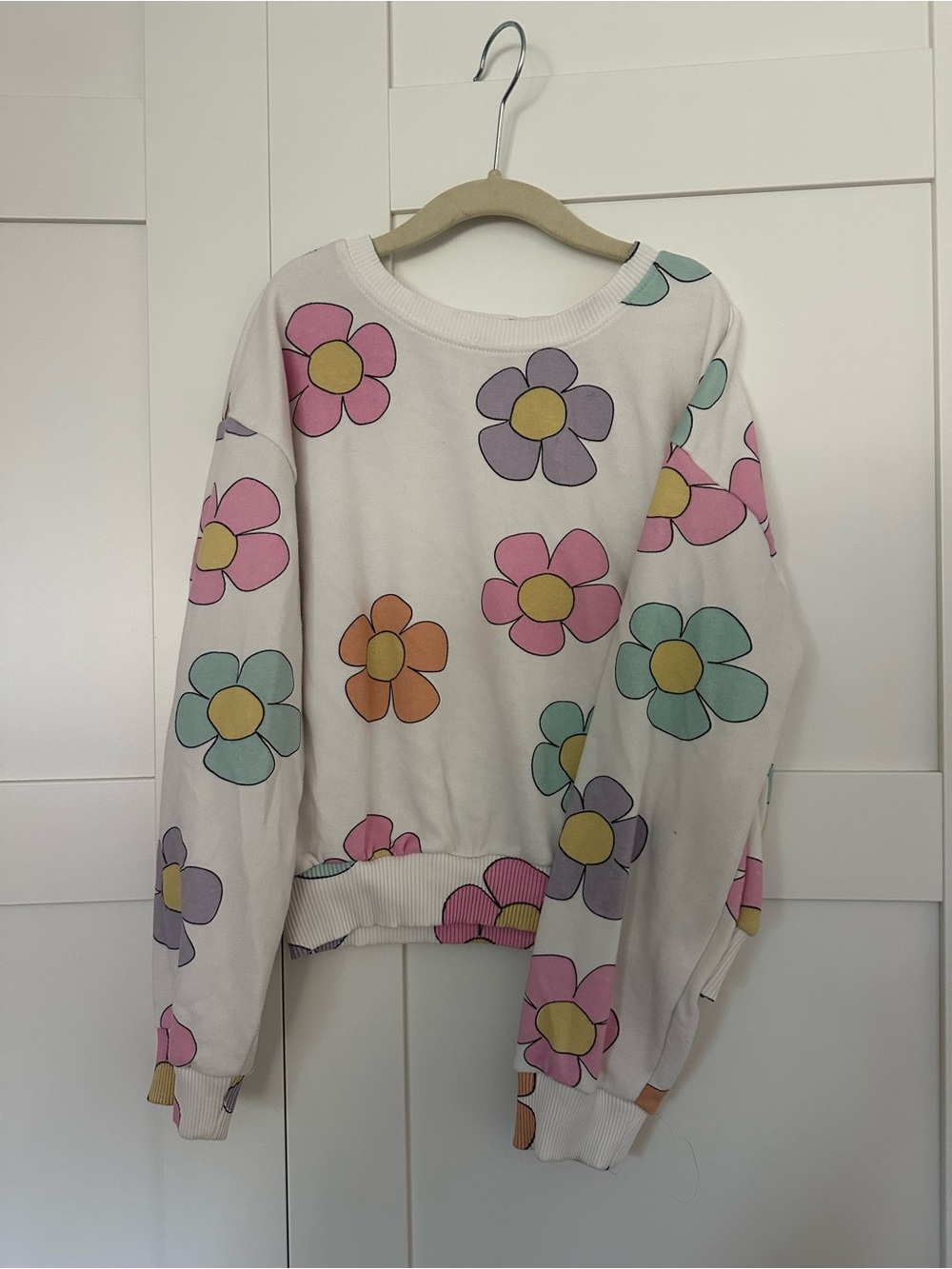 Jessica Simpson White Crewneck Sweatshirt with Pastel Floral Print